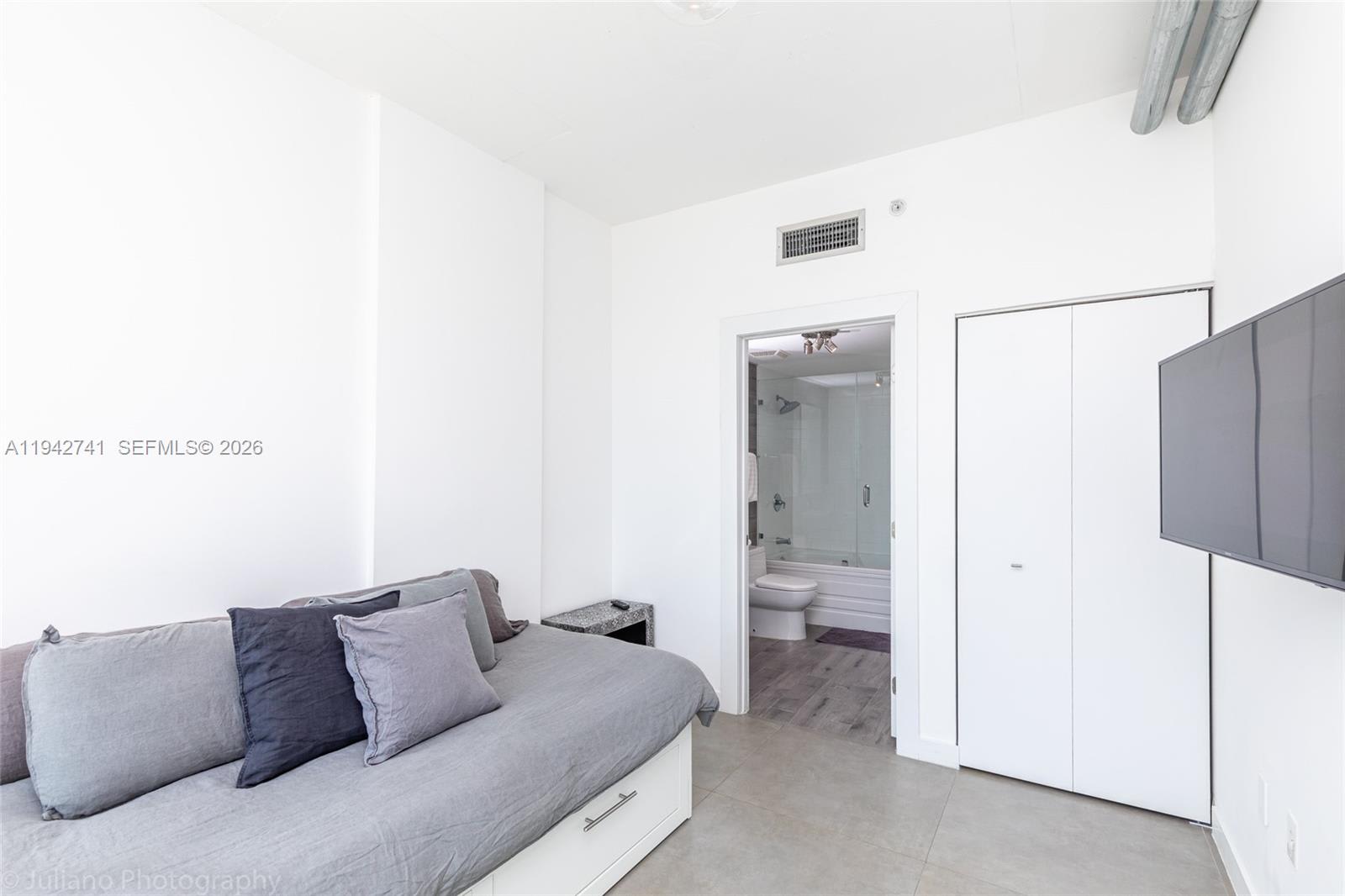 690 Sw 1st Ct – photo 5