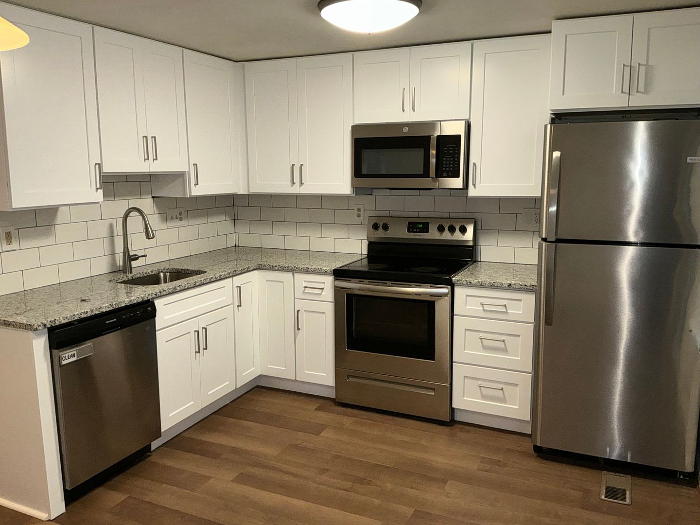 Gorgeous 2BR 2BA 3 level town home fully updated and located in Essex Place – photo 3