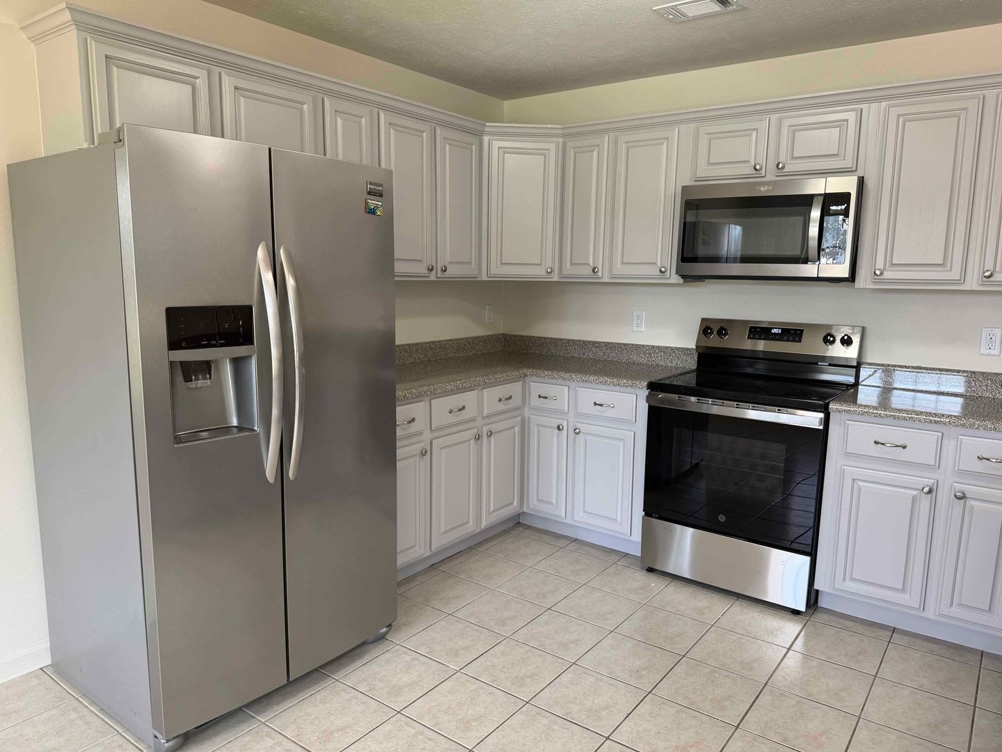 100 East Lauren Road – photo 2