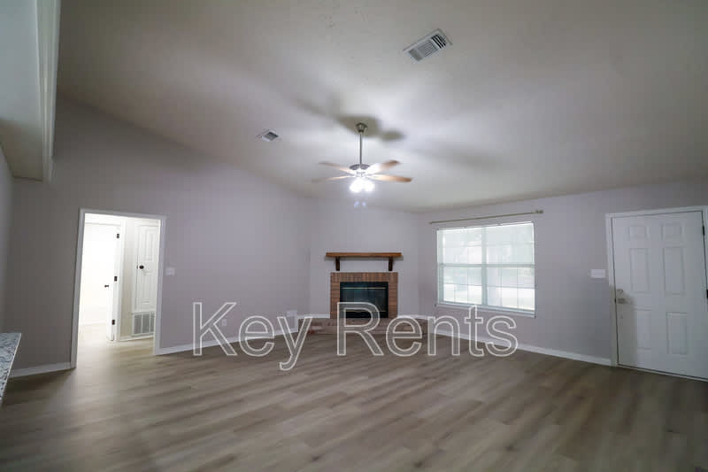 9001 Thompson Dr. – photo 3