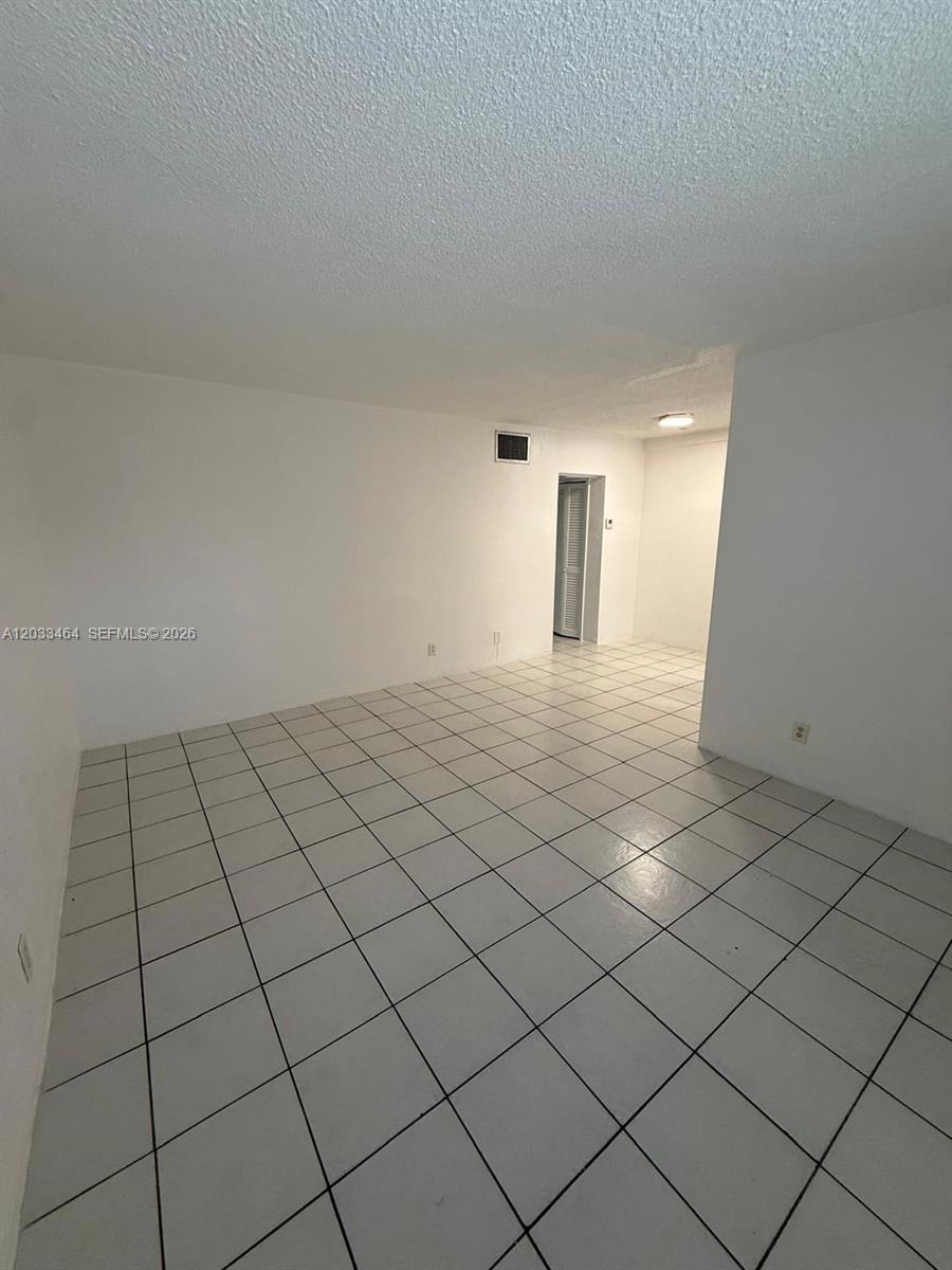 16851 Northeast 18Th Avenue – photo 2