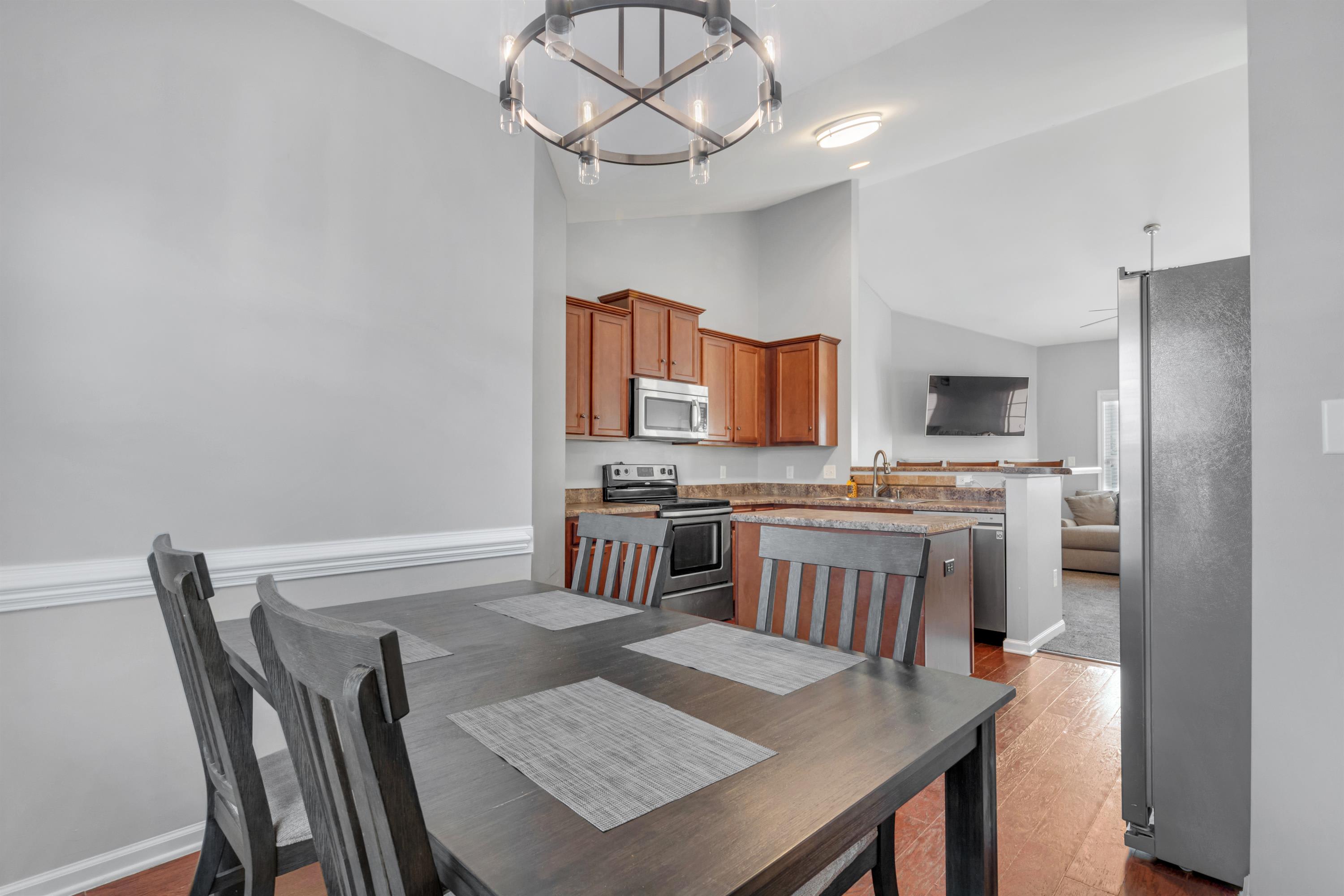 333 Kingston Road – photo 4