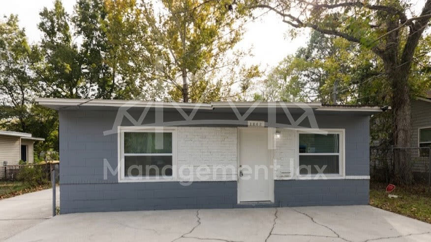 1842 West 26th Street – photo 1