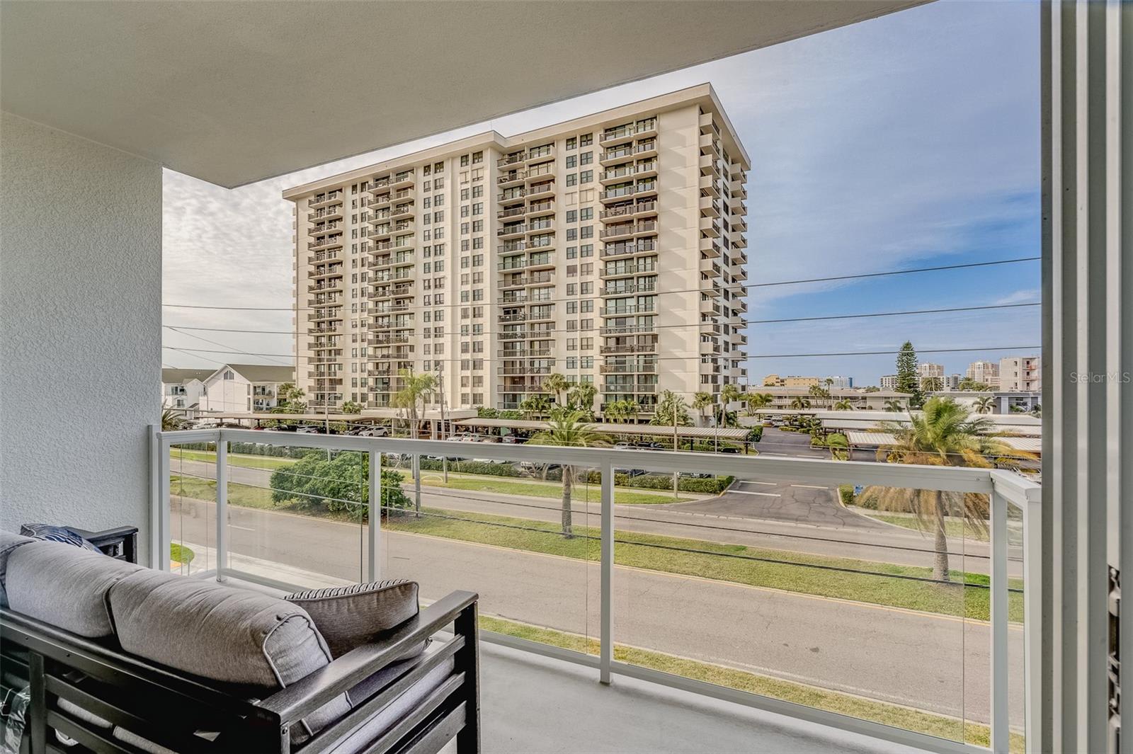 415 Island Way Apt 311 – photo 2
