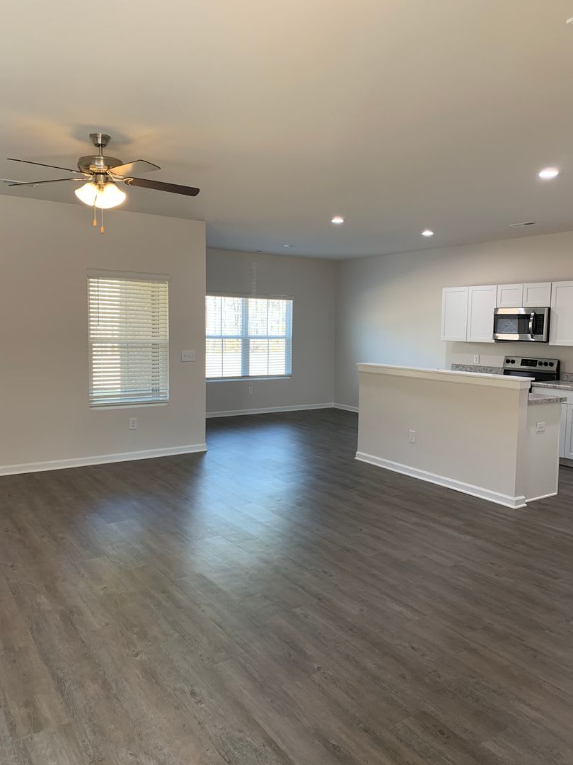 Pre Leasing Now Comfortable 3 Bed 2 5 Bath Home With Upstairs Loft In Kilpatrick Landing – photo 4