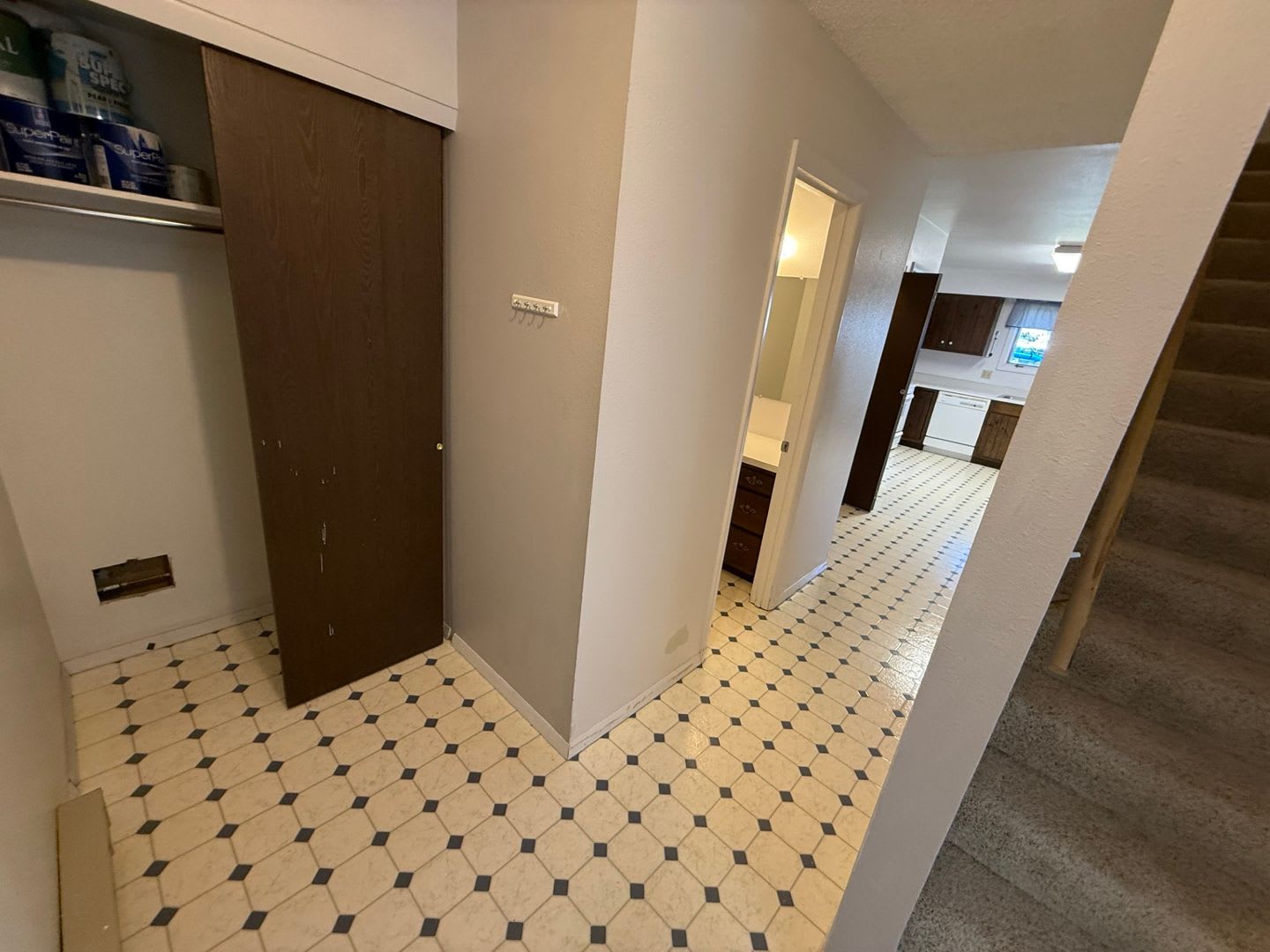 3 Bedroom, 1.5 Bathroom Townhouse Next to High School and Middle School – photo 4
