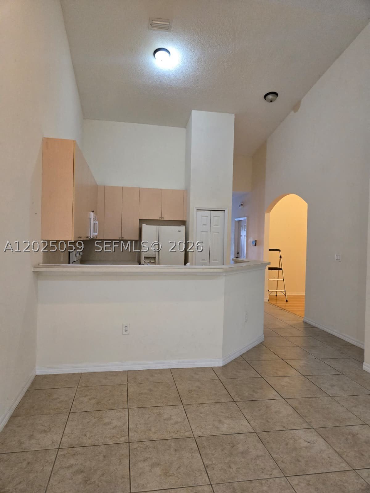 1158 NE 32nd Ave – photo 3