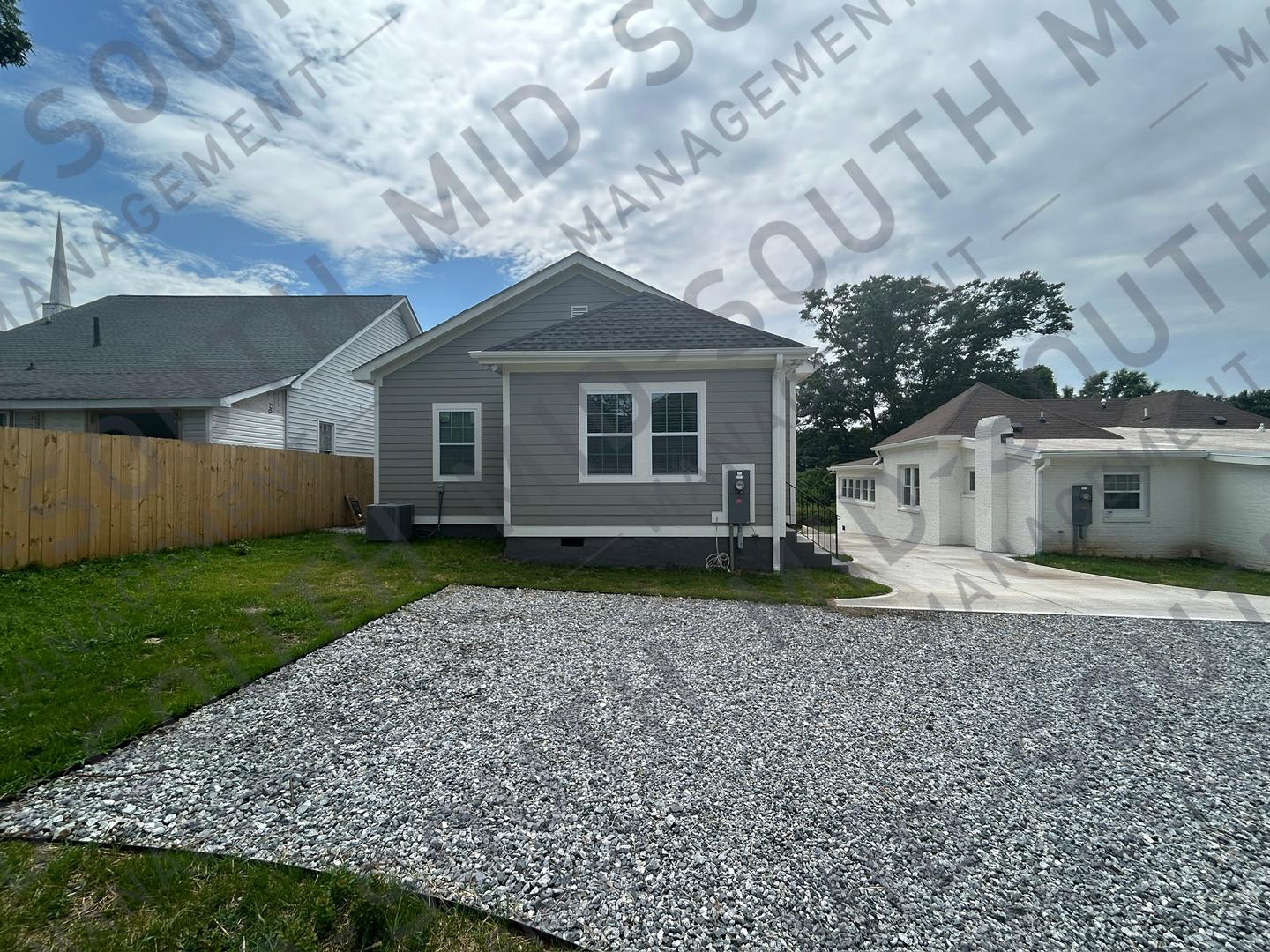 Newly Renovated Spacious 3 Bedroom w/ Full Appliance Package – photo 3