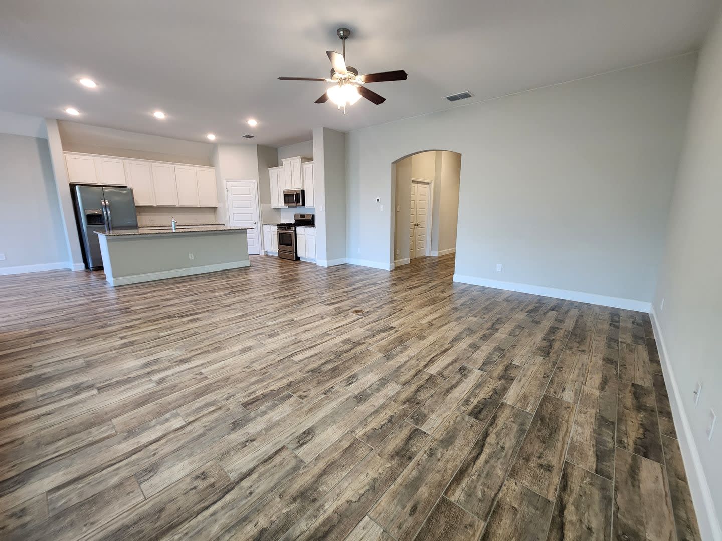 4/3/2 with office Near Gruene / Fridge Included / Loaded with Amenities / Large Backyard / CISD – photo 2
