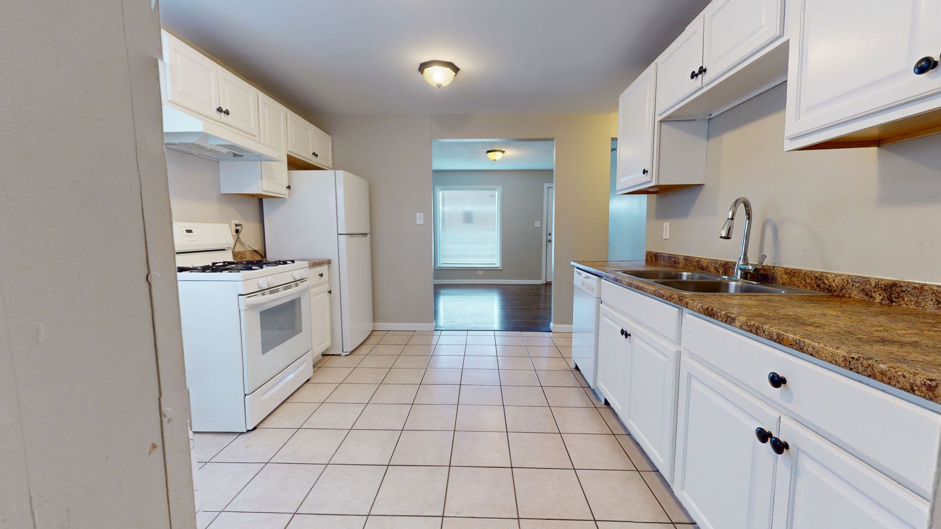 Bright 3-Bedroom Ranch for Lease in Warren – photo 3