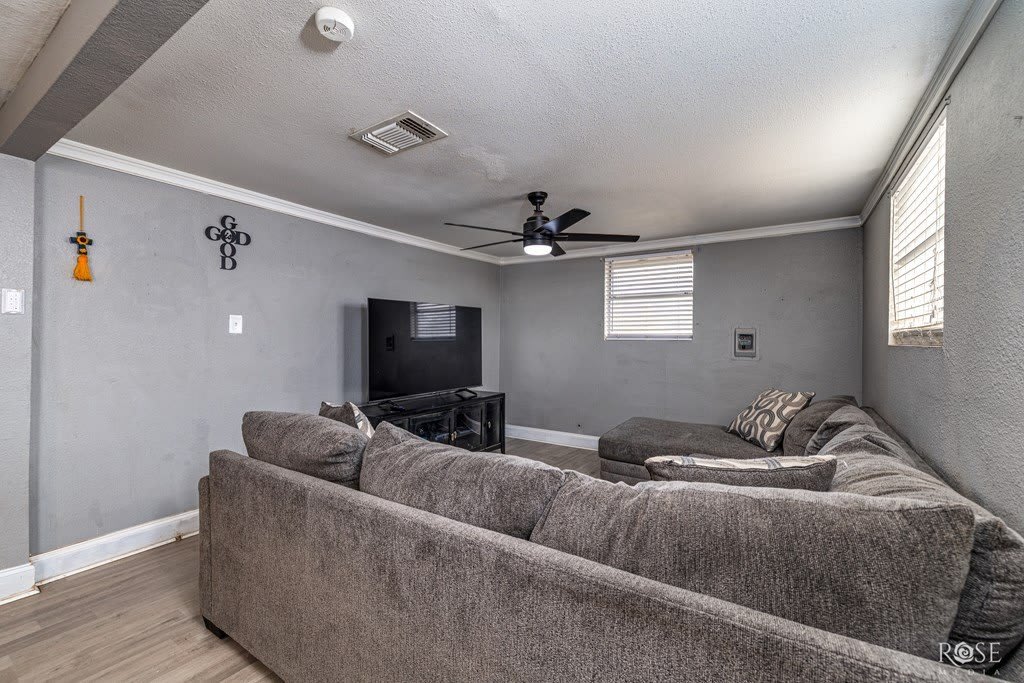 226 W Ave M – photo 2
