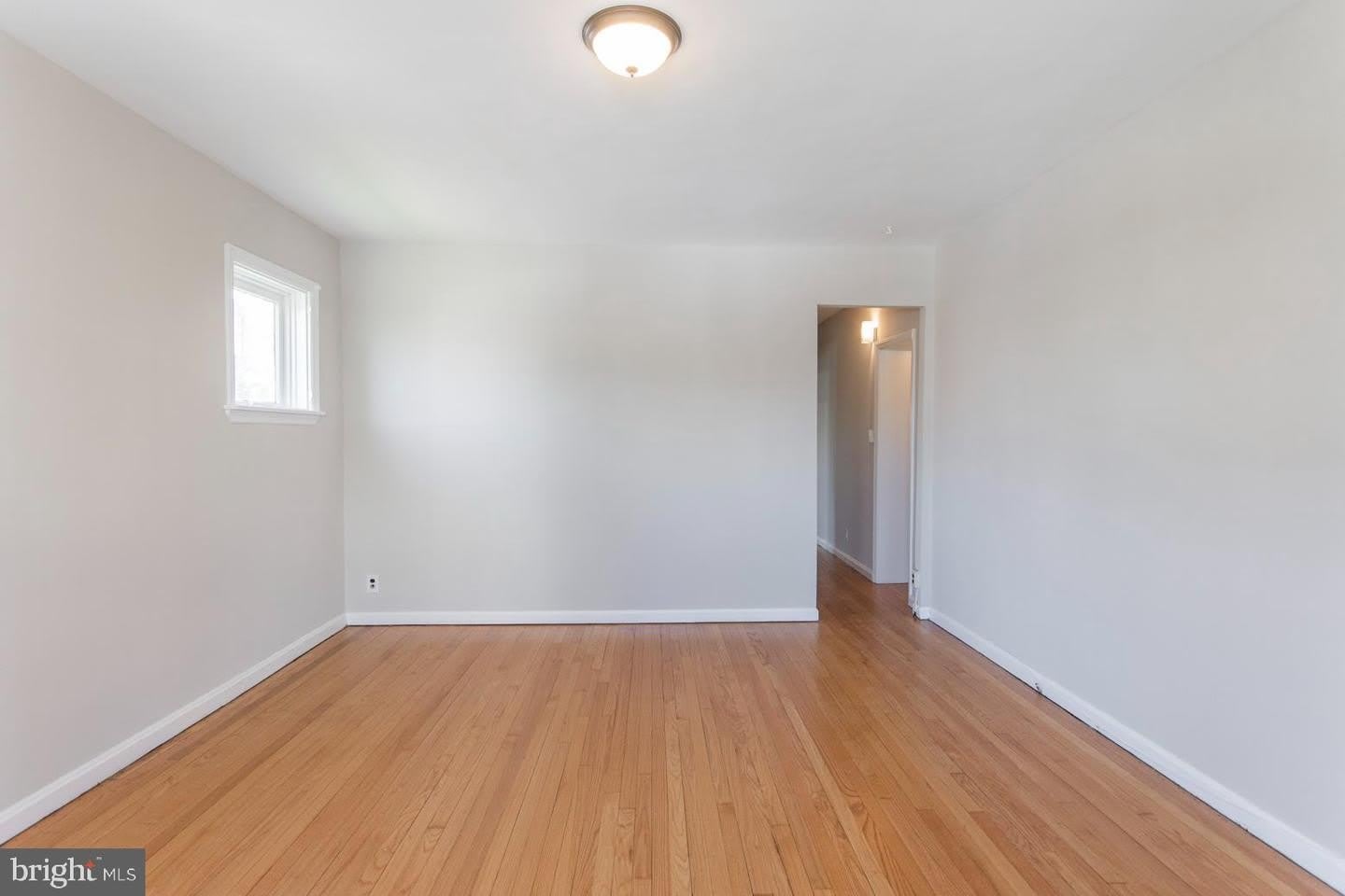 1600 W 10Th St 1 – photo 5