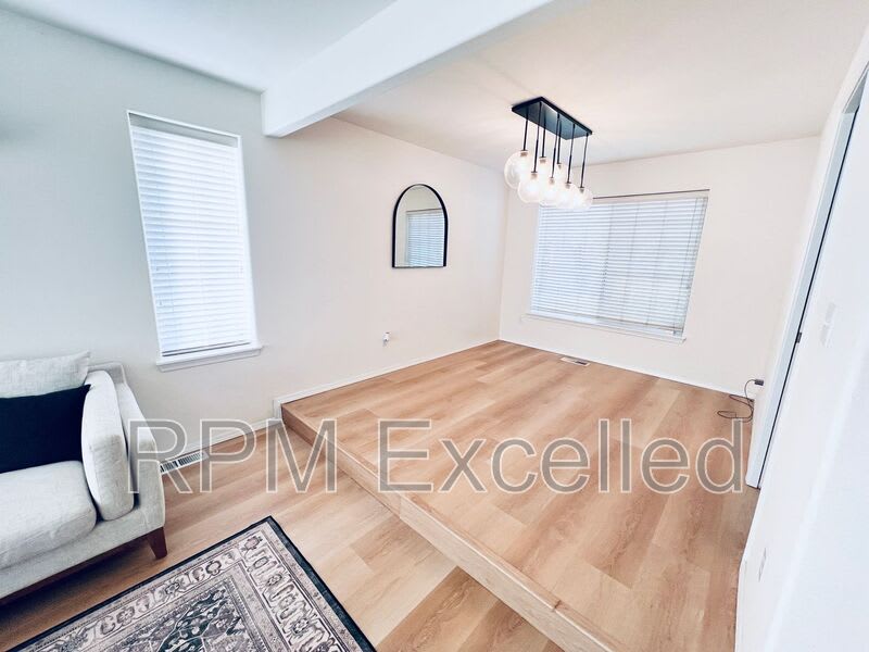 9426 S 242nd St – photo 5