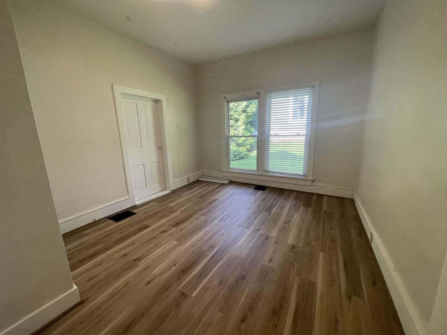 217 E. 10th St. – photo 5