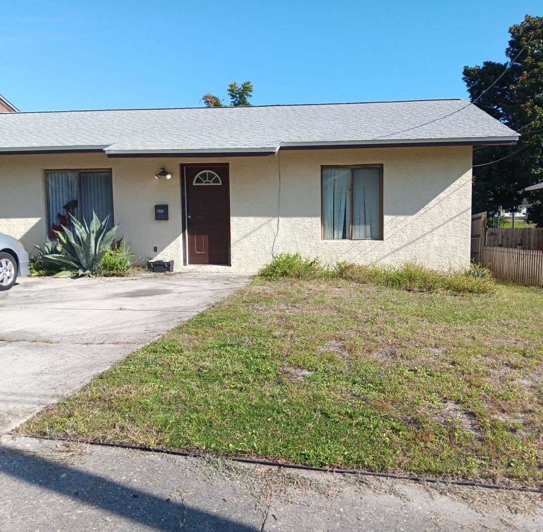 Efficient 3Bed 2Ba Duplex Unit In The Cove – photo 1