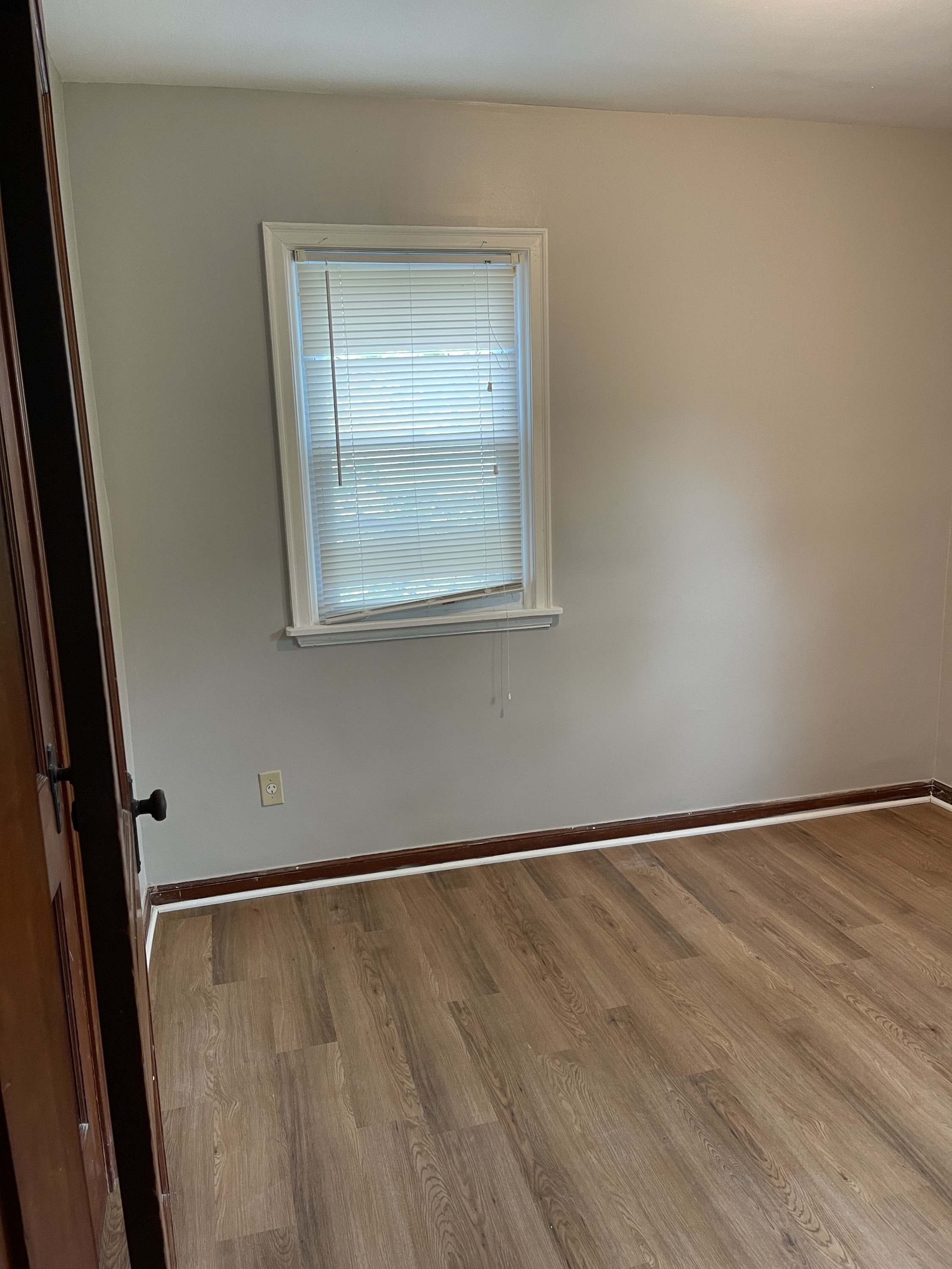 2392 Joyce Ave – photo 5