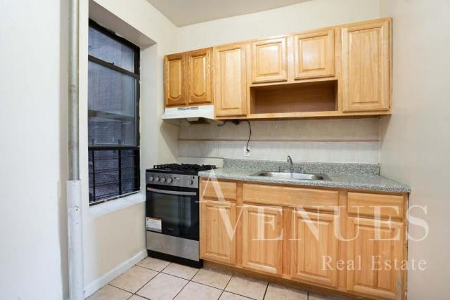 202 Edgecombe Avenue – photo 5