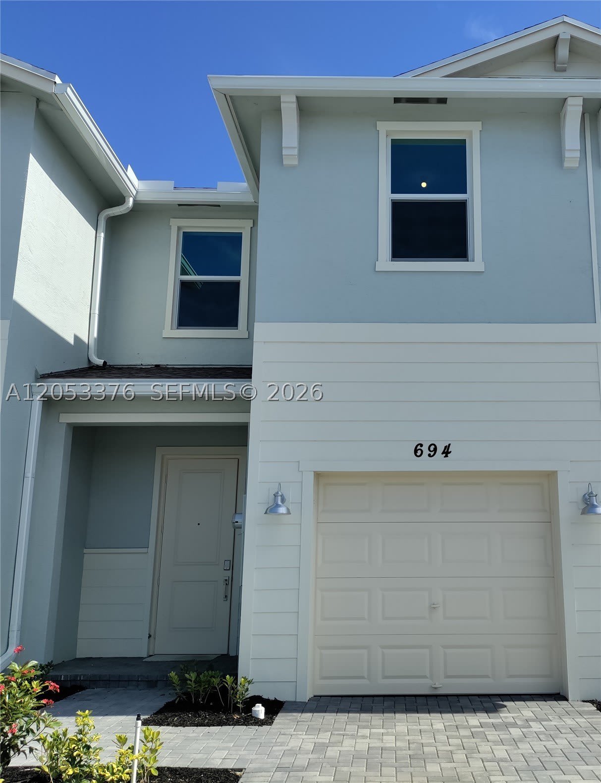 694 SE Lake Falls St – photo 2