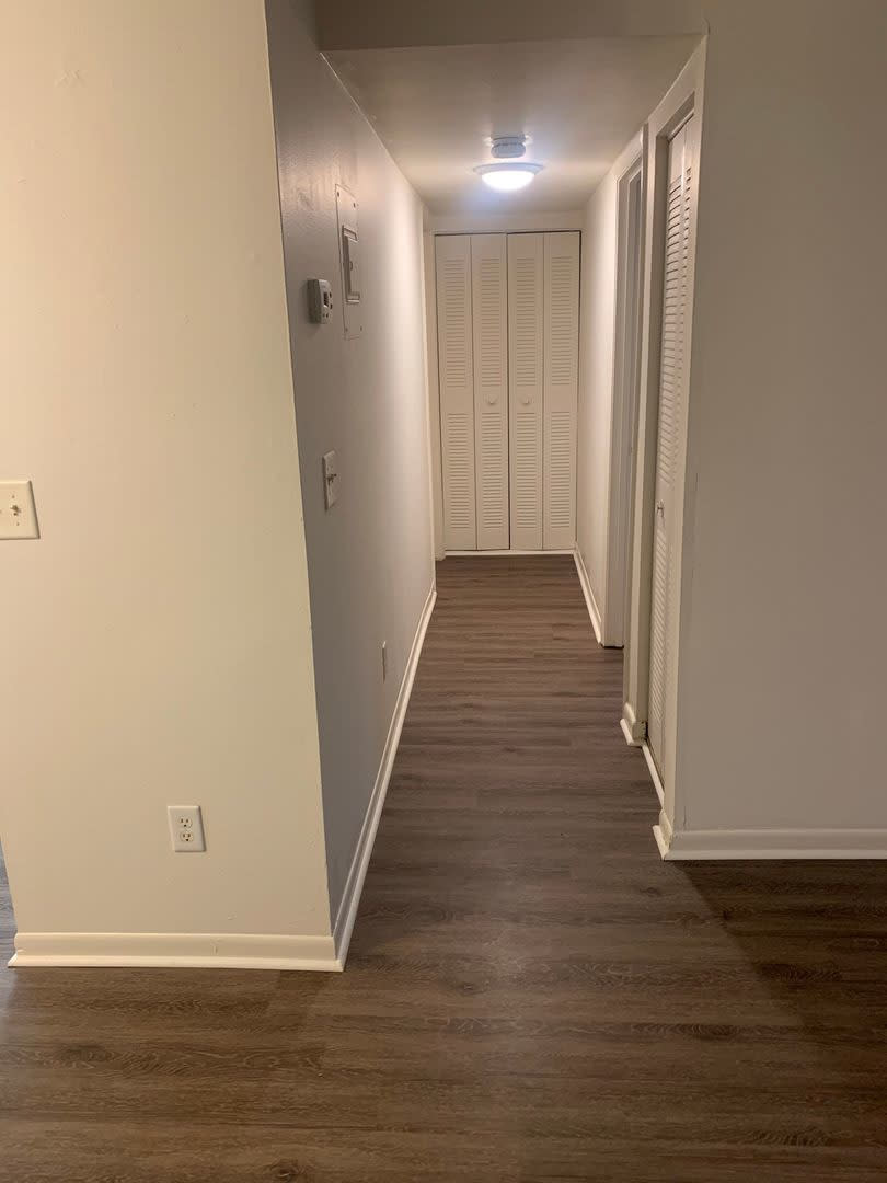 1 Bedroom 1Bath Condo Available with Water **** Great move in Special*** – photo 5