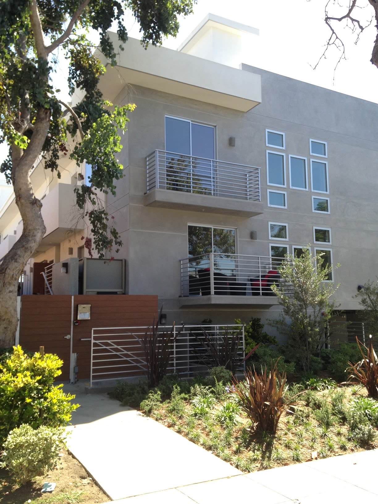3630 Mentone Ave. – photo 3