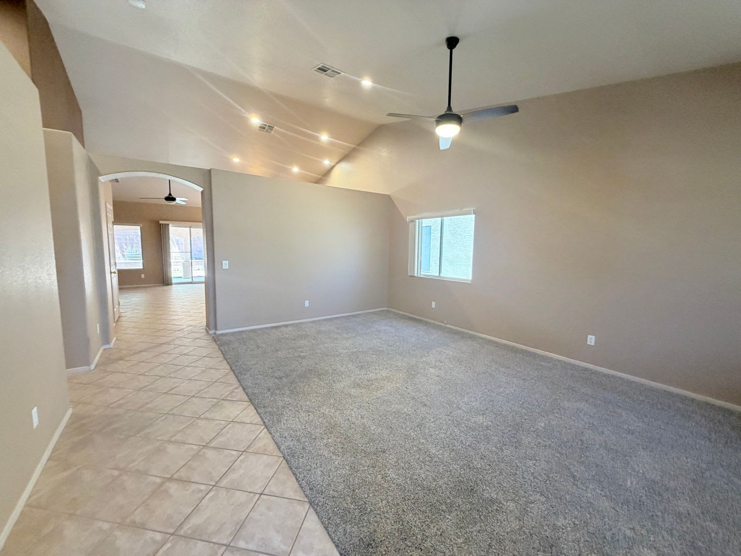Beautiful Single-Story Home with 3-Car Garage & Covered Patio – photo 3