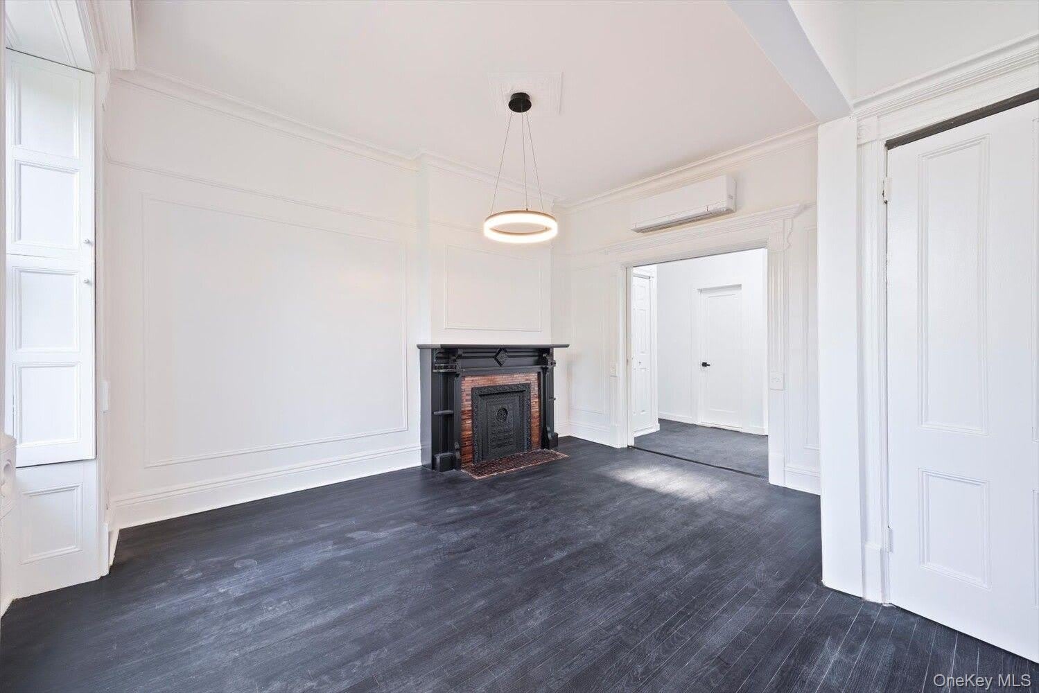 736 HALSEY Street – photo 3