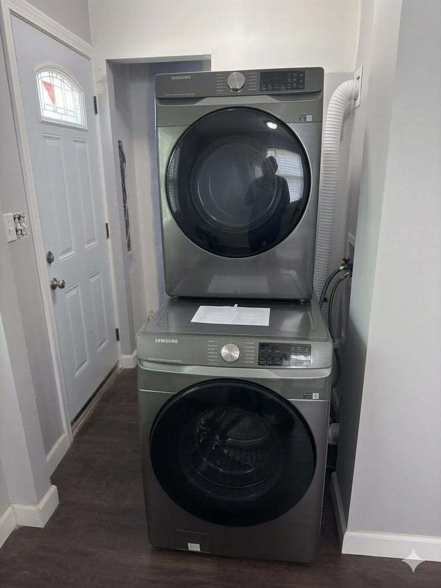 941 W 26th St – photo 2