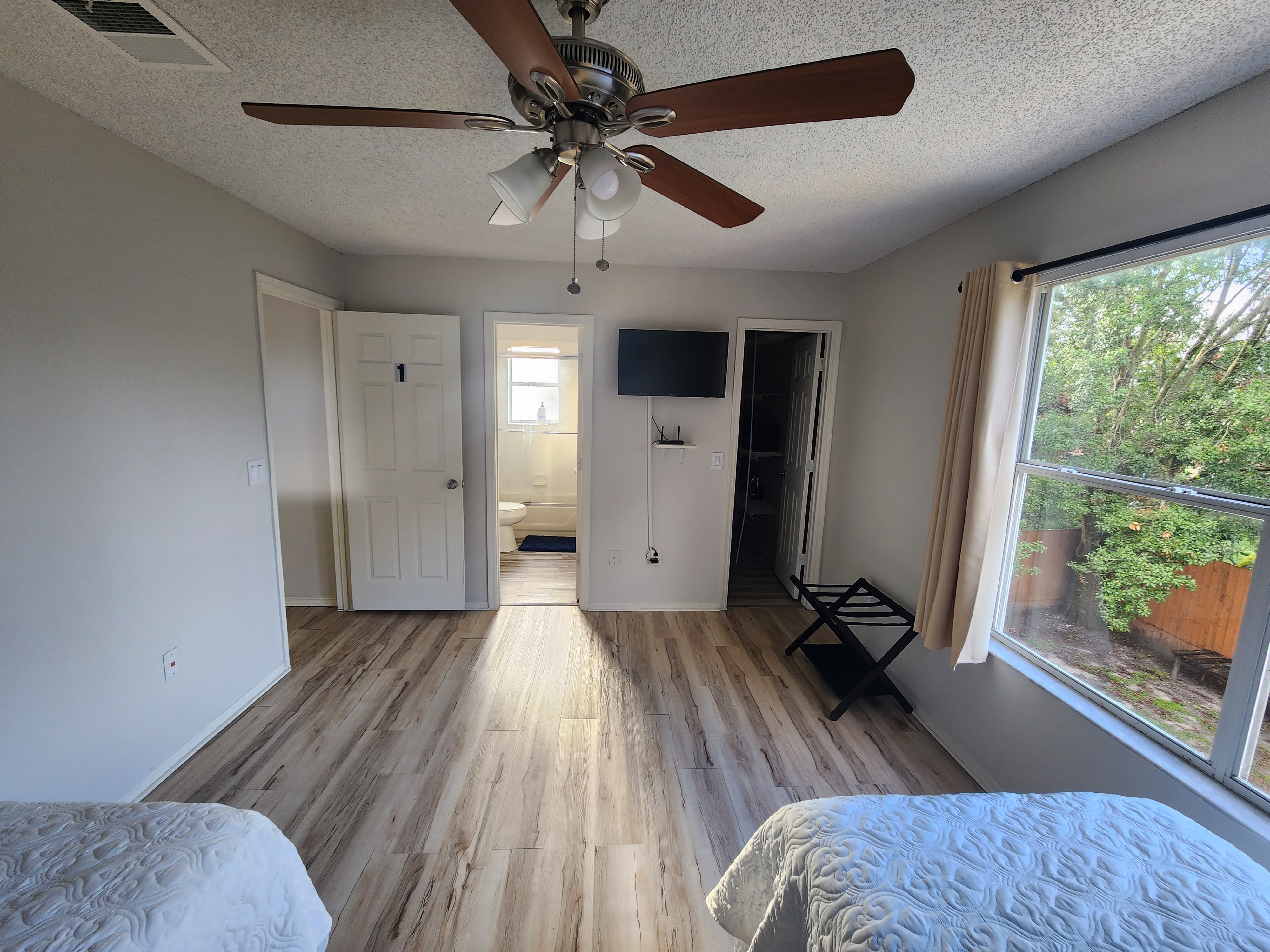 13701 Glasser Ave – photo 2