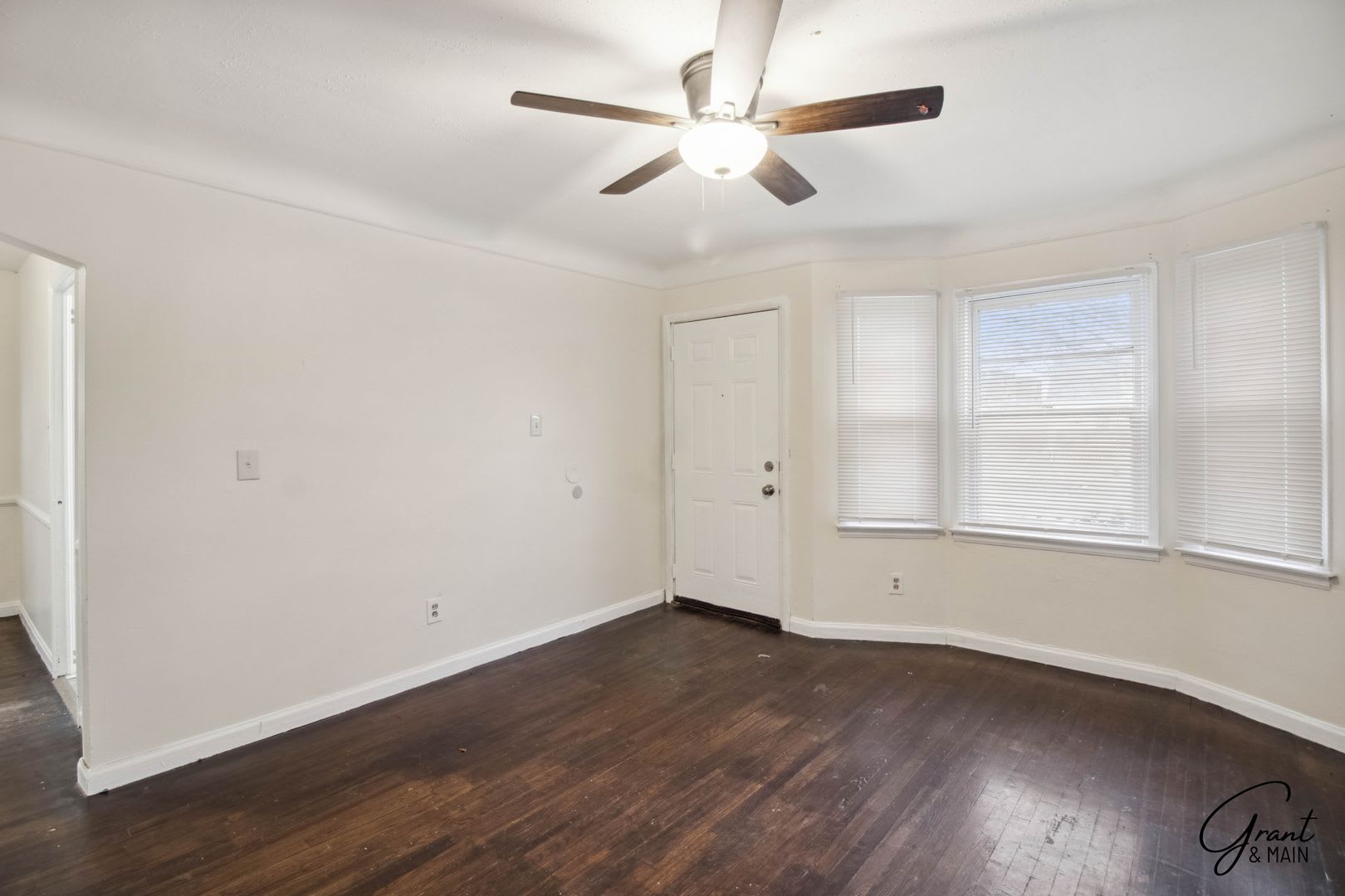3 Bedroom Bungelow $1300/Mo – photo 4