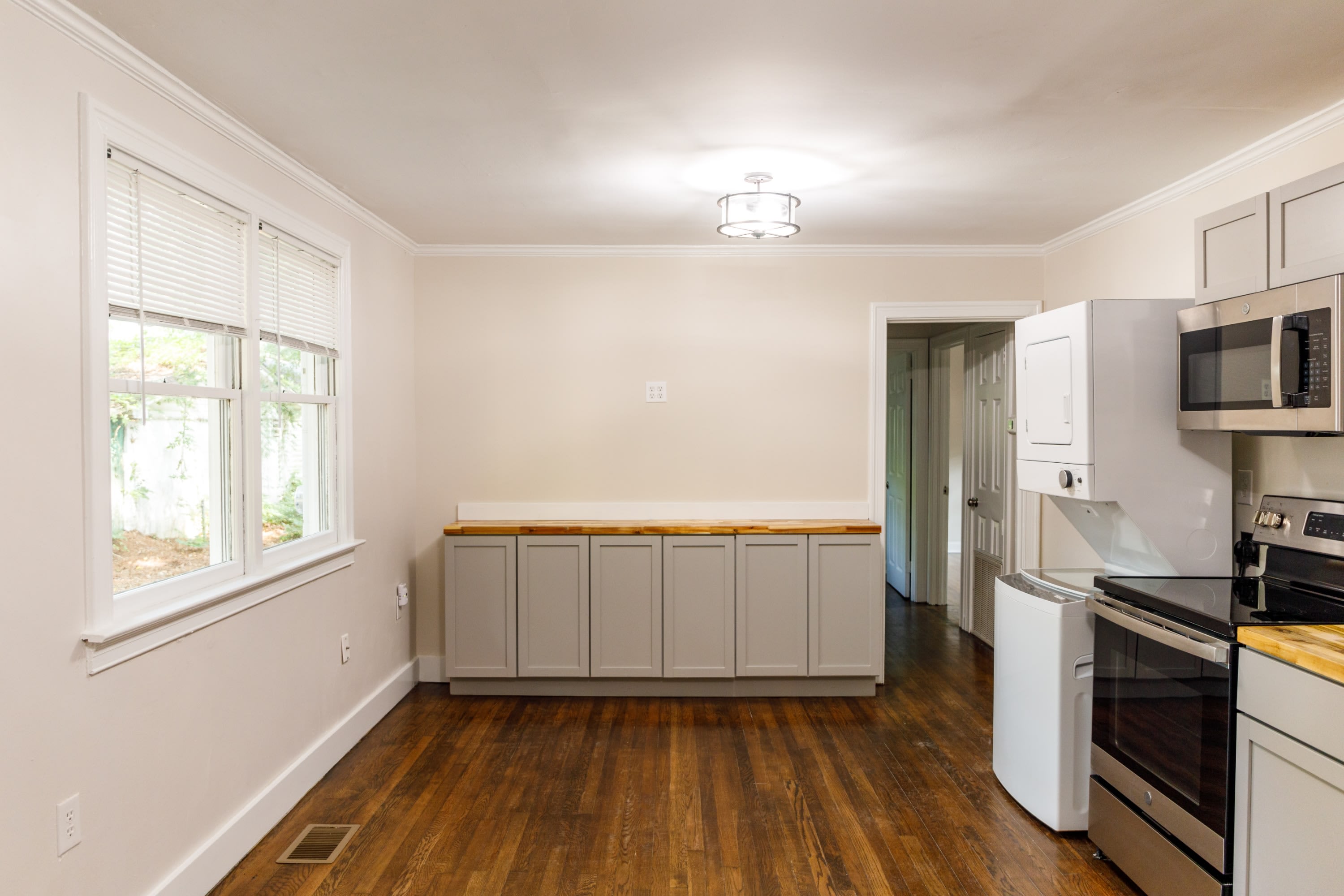 1558 Orange Grove Road C – photo 1