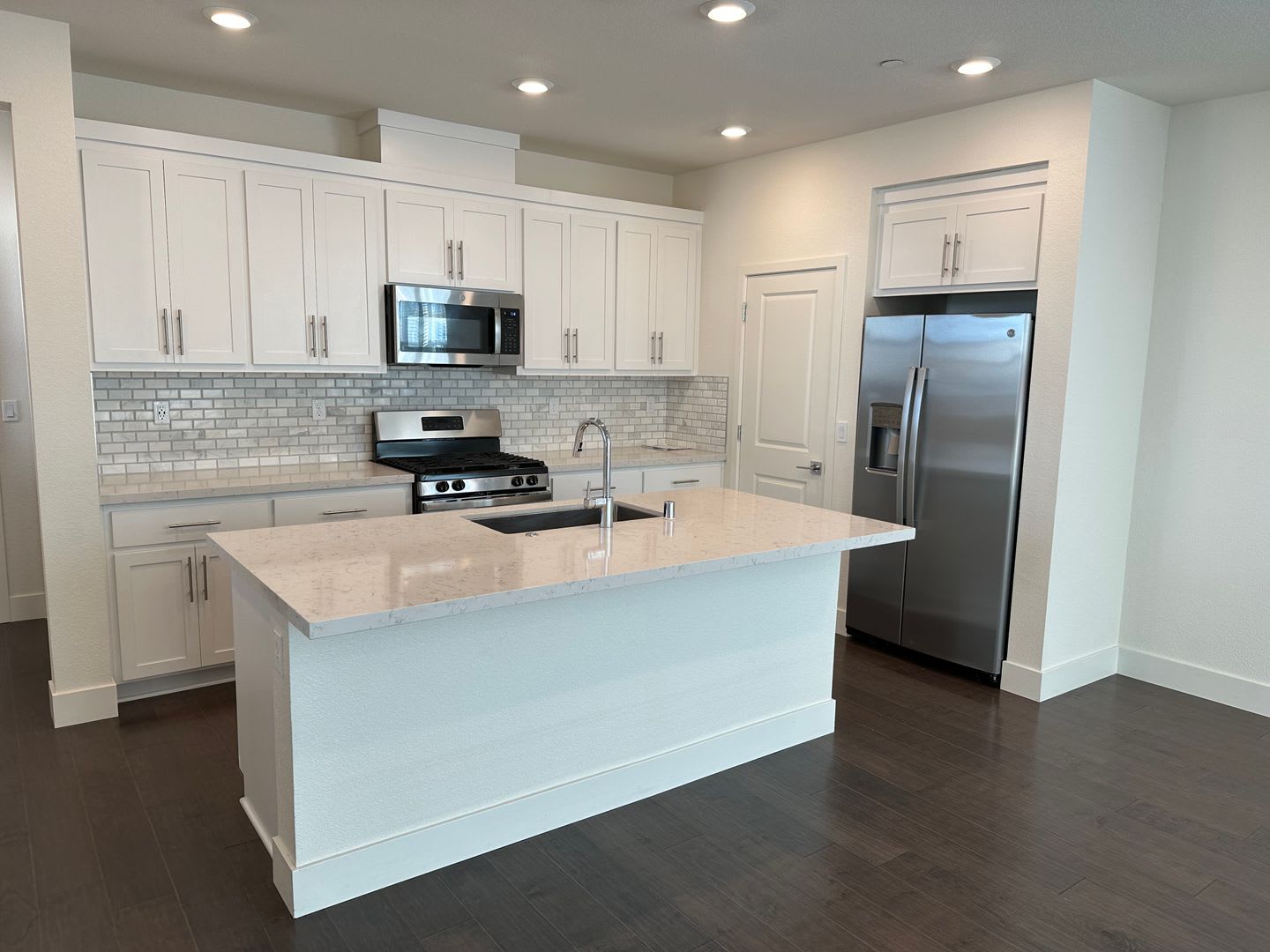 Beautiful 4 Bedroom / 3 Bath River Islands Home Lathrop W/ Solar – photo 2