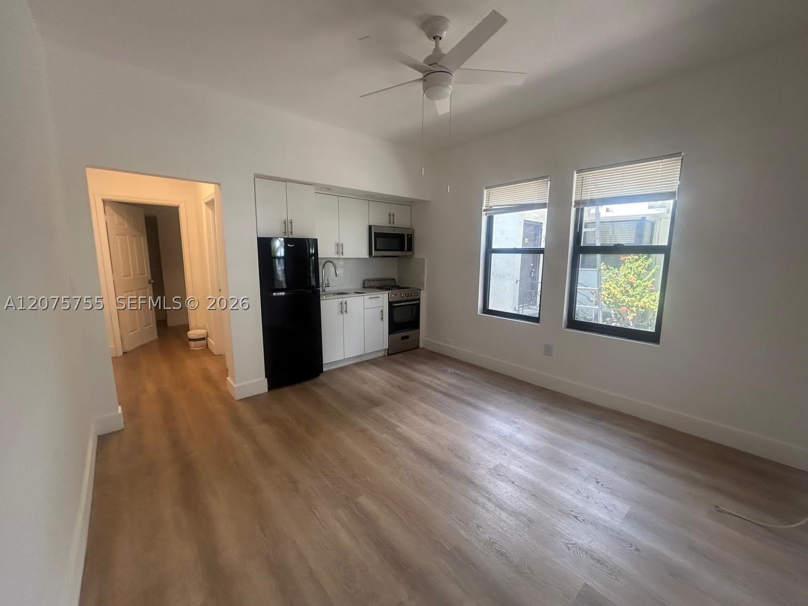 2000 Monroe St – photo 2