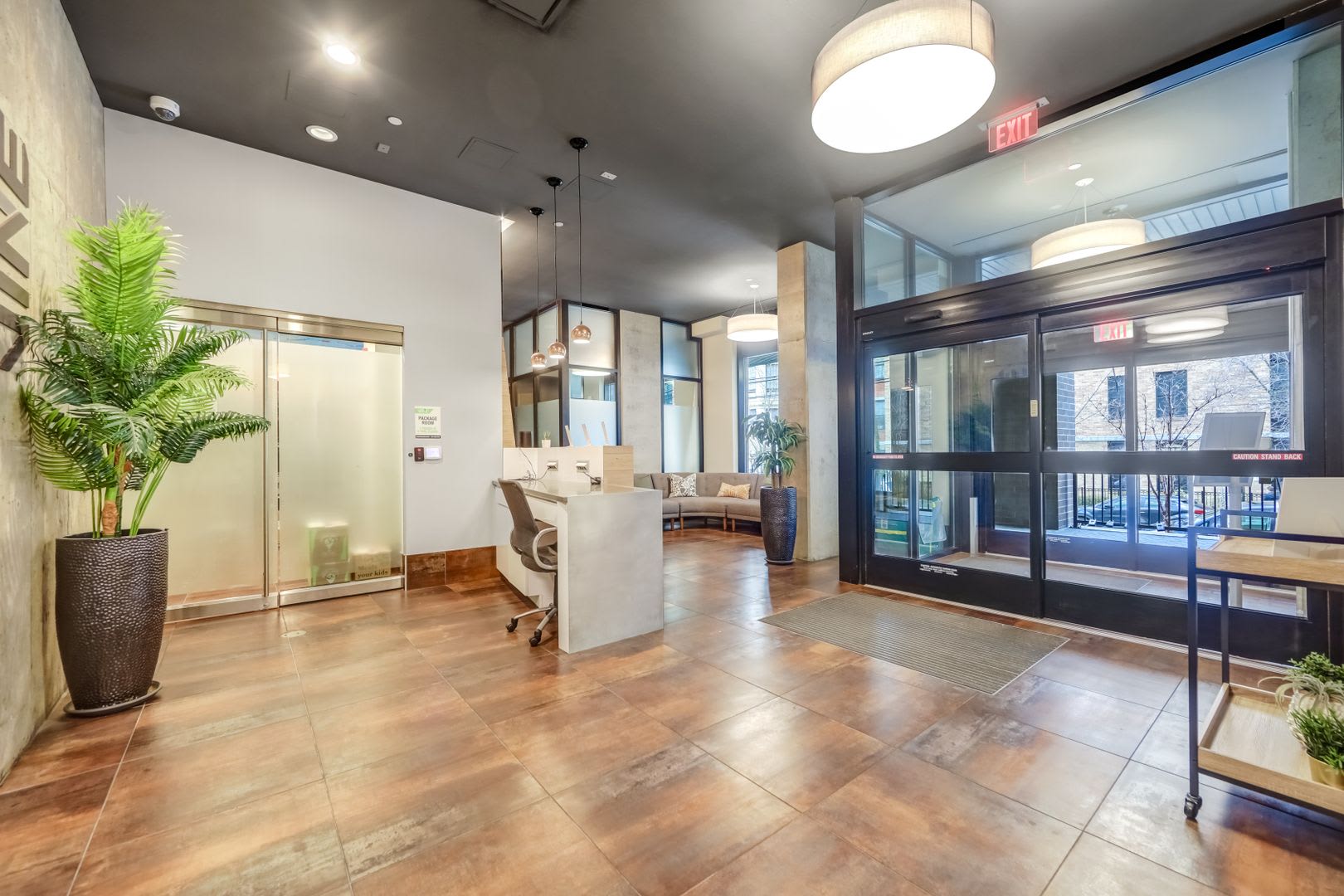 Massive 2/Bdrm 2/bath With Sizable Outdoor Terrace! A+ Location & Amenities – photo 2