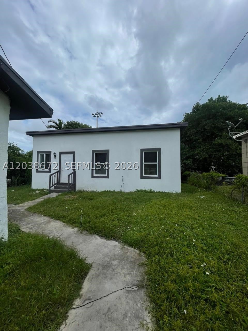 4729 NW 15th Ave – photo 1