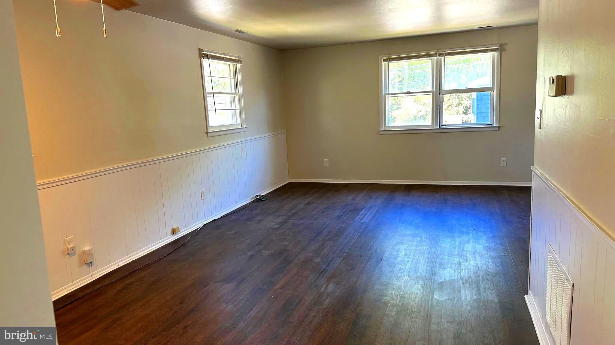 257 EVERGREEN Avenue – photo 2