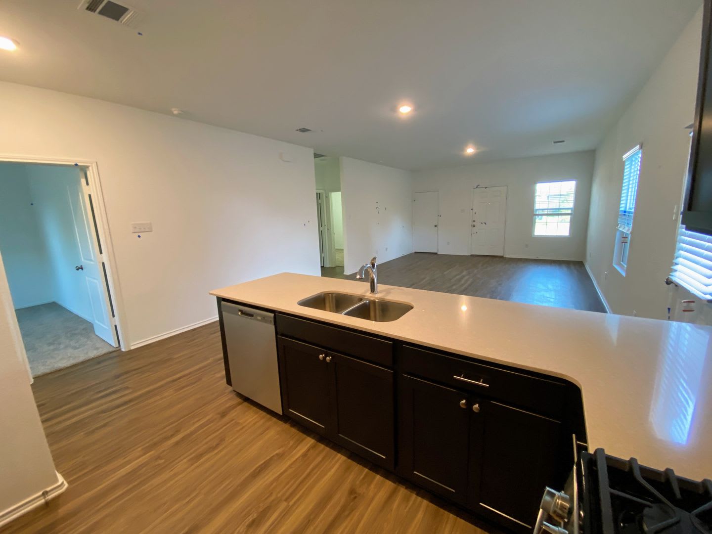 Room In 3 Bedroom Home At Gabbro Gardens – photo 5