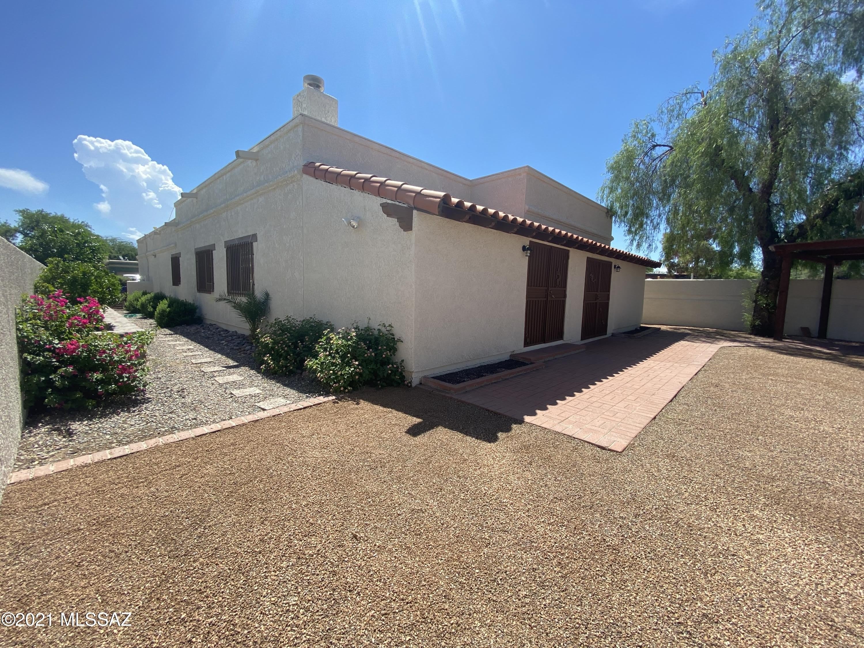 3911 N Vine Tree Place – photo 3