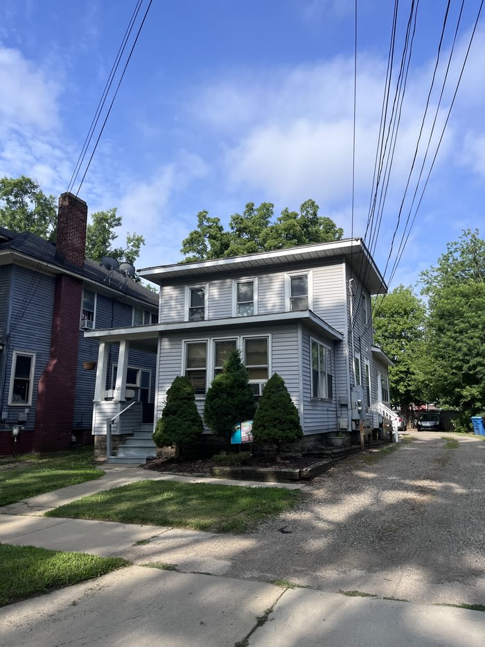 520 Oak Street – photo 1