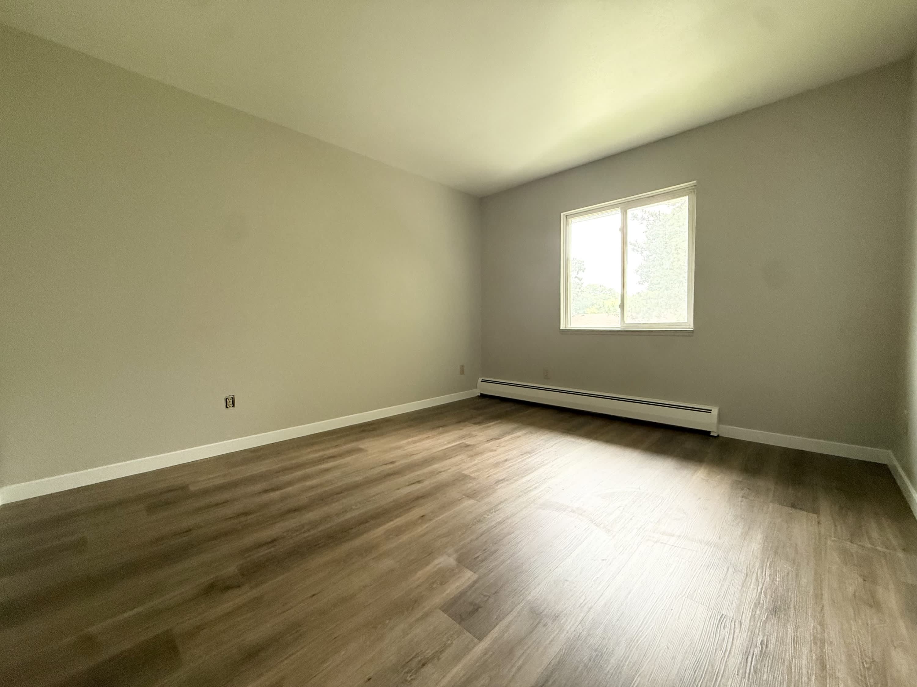 2060 Allen Boulevard – photo 4
