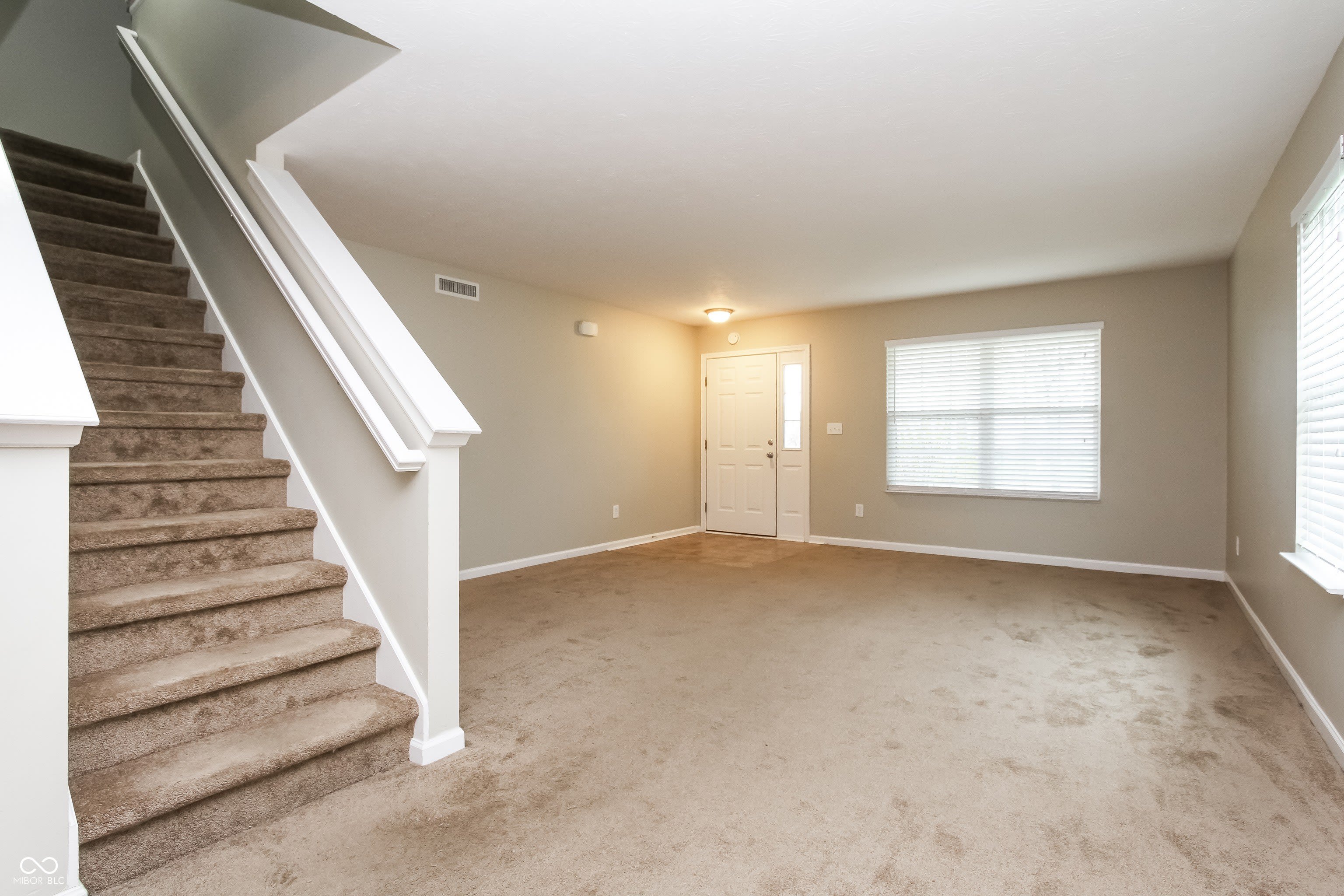 2261 Rosswood Boulevard – photo 3
