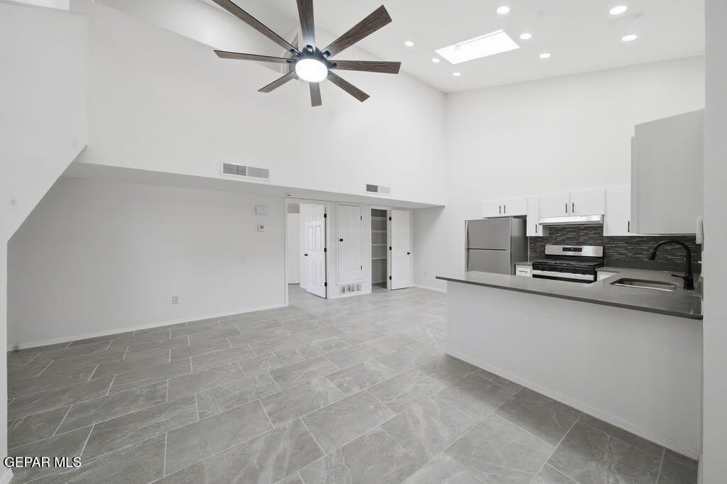 821 Los Lagos Way – photo 4