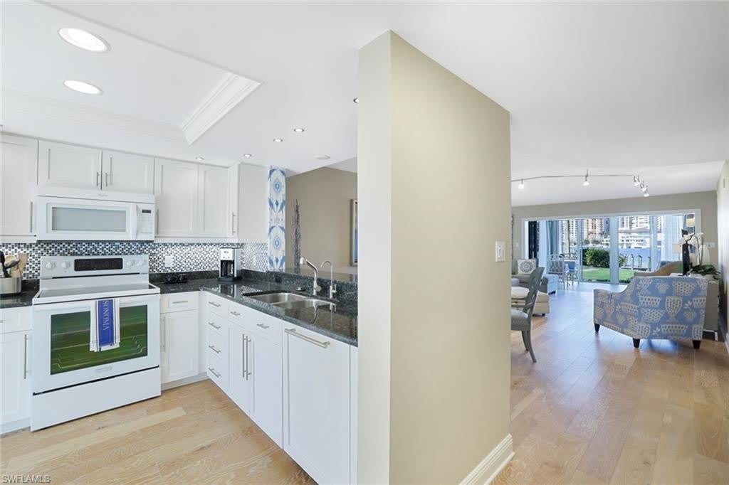 355 Park Shore Dr – photo 5