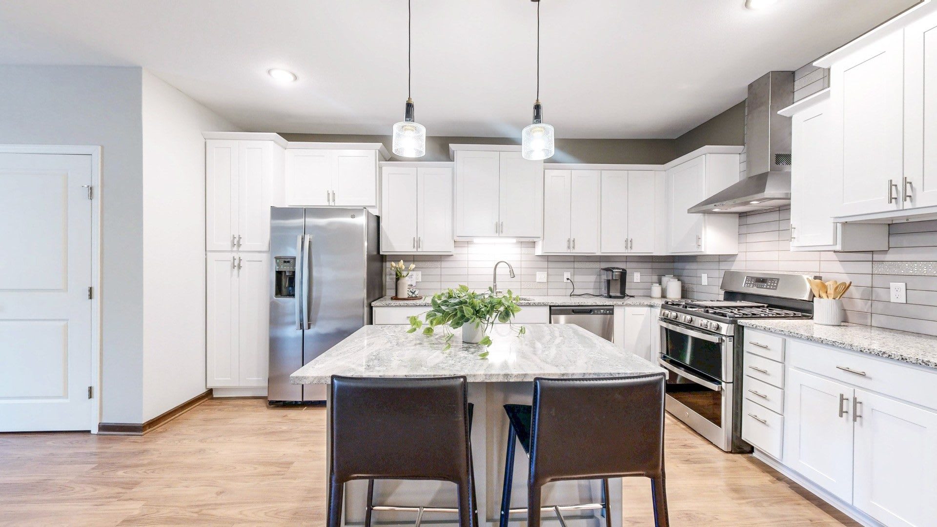 353 4Th Ave S – photo 1