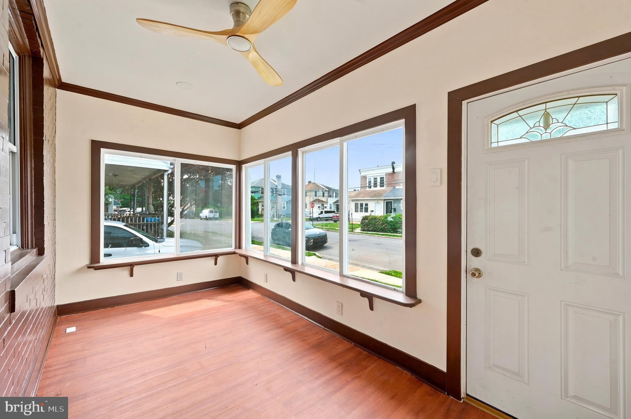 105 JACKSON Avenue – photo 2