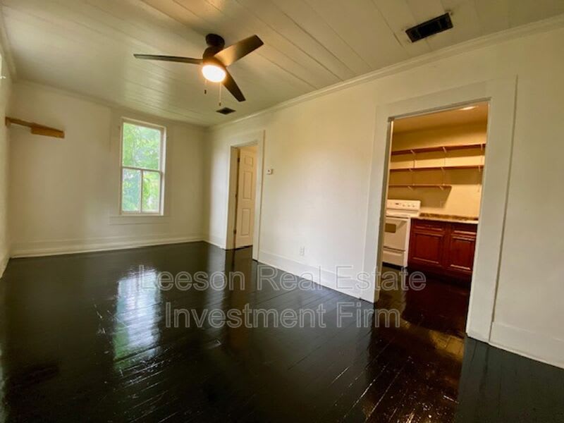 455 Egan St – photo 2