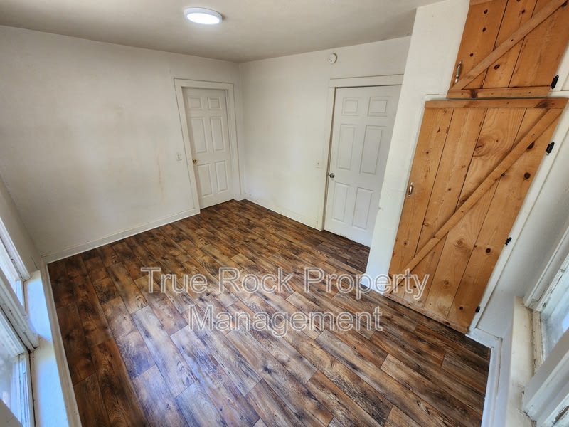 510 North Division (Asher) – photo 3