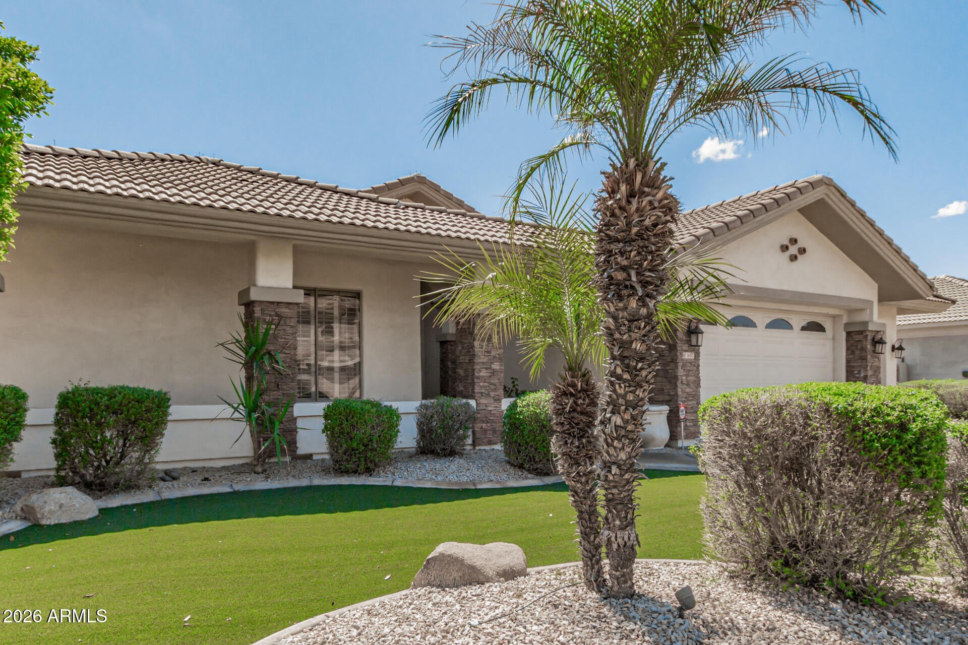 1687 E CAROB Drive – photo 4
