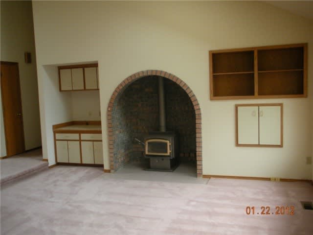 Spacious Home With Sunroom – photo 2