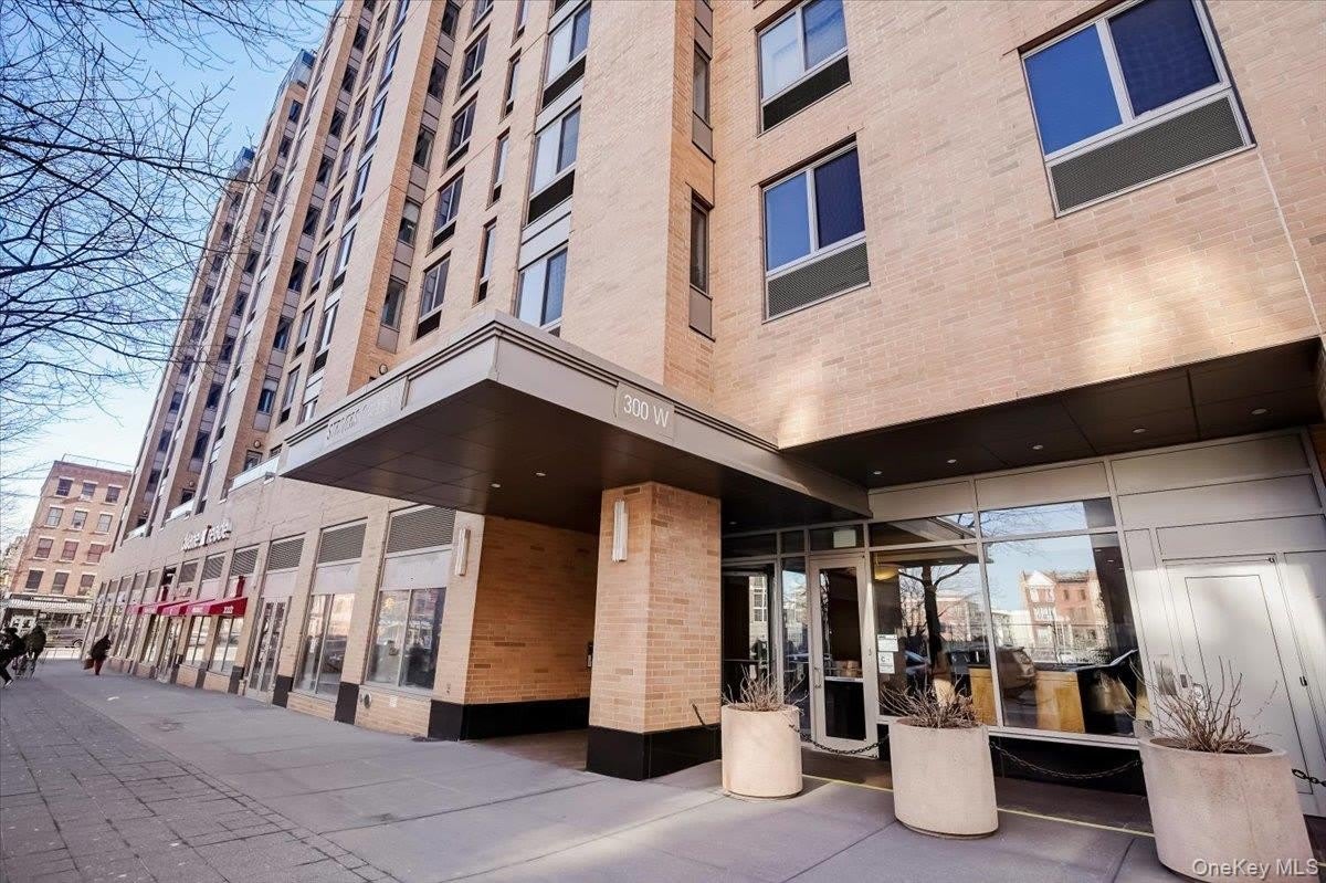 300 W 135Th Street – photo 1