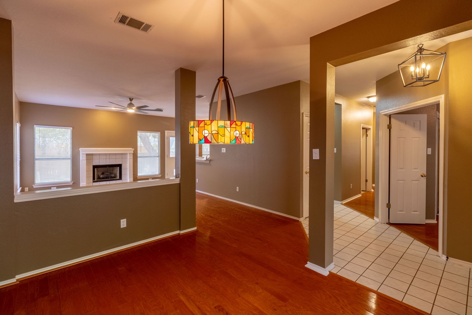4 Bedroom 2 Bathroom Home In South Austin – photo 3